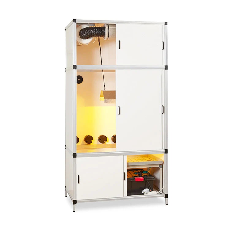 Komplette Growboxen für den Anbau von Pflanzen in Innenräumen.