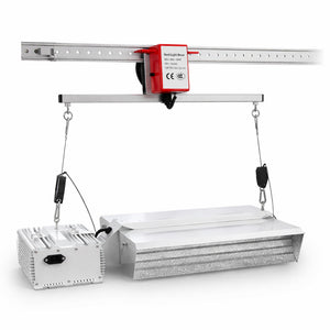 Een gemotoriseerde Horti Light Mover lichtrail met kweeklamp.